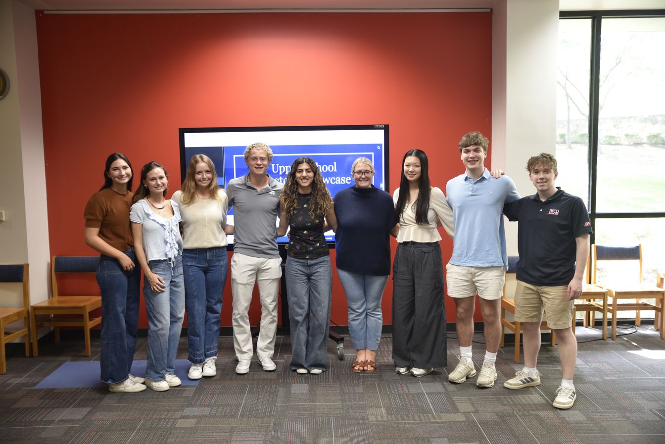 Nine Seniors Present Their Capstone Work