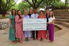 Kappa Kappa Gamma and Pi Beta Phi Give Back to Breakthrough Kappa Kappa Gamma and Pi Beta Phi Give Back to Breakthrough